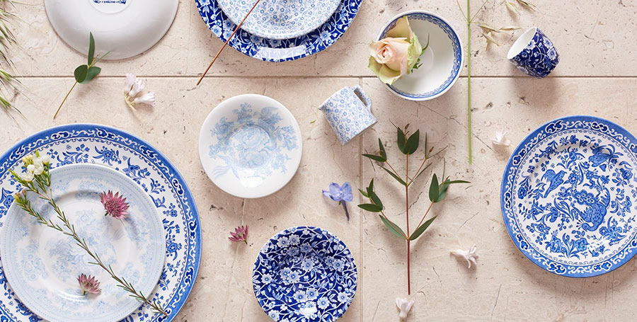Burleigh Dark Blue Calico バタ-デイッシュ calico_dinner_plate.png?v=